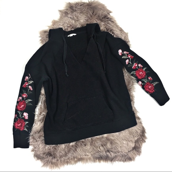 American Eagle Outfitters Tops - ☕️ 5/$20 American Eagle Flower Hoodie